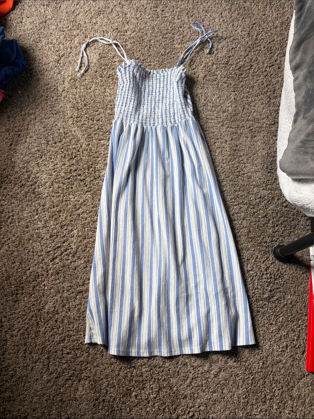 Women’s ' Blue and White Striped Smocked Sundress